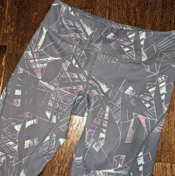 Zella Nordstrom Athletic Workout Capri Leggings - Picture 2 of 6